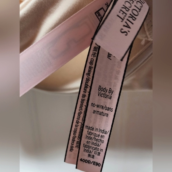 Victoria's Secret Body By Victoria Lightly Lined Wireless Bra 40DD New - Picture 5 of 6